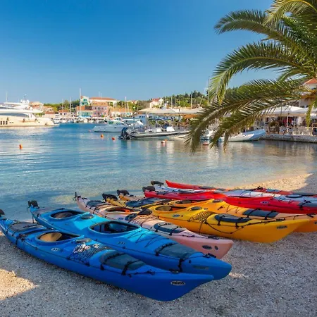 Willa Pomegranate Tree Kateleios